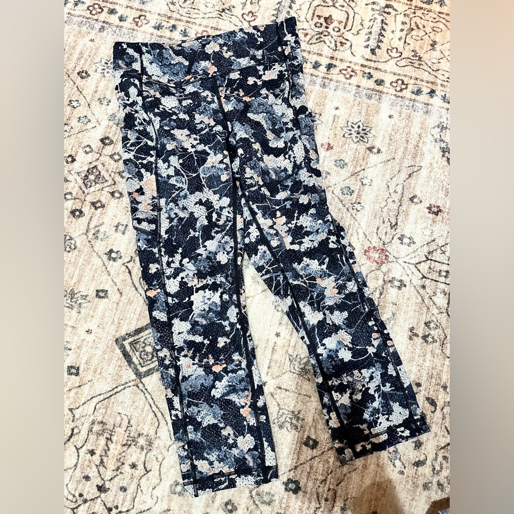 Lululemon Yoga Leggings | Size 6 | Multi-Color | High-Waisted